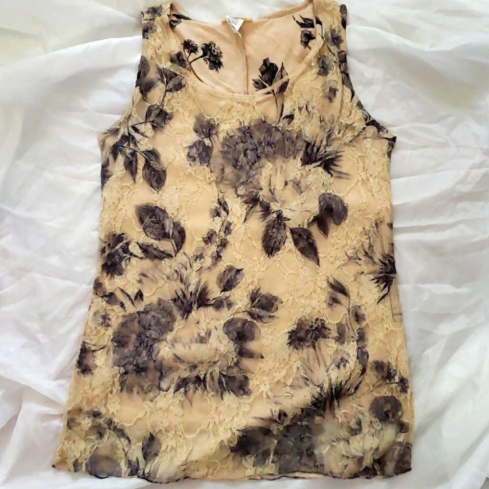 Lace tank with lining
